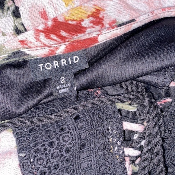 Torrid floral dress with pockets size 2X - Picture 5 of 9